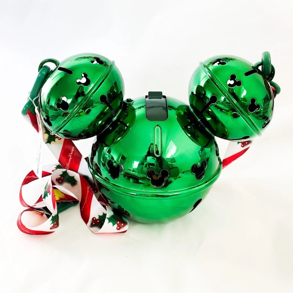 Walt Disney World Jingle Bell Sipper limited edition 💚🎄